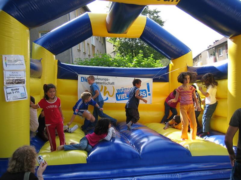 Hüpfburg der Woge-Werdohl beim Stadtteilfest