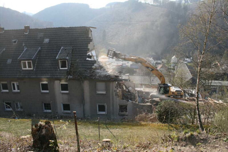 Der Bagger macht ganze Arbeit!