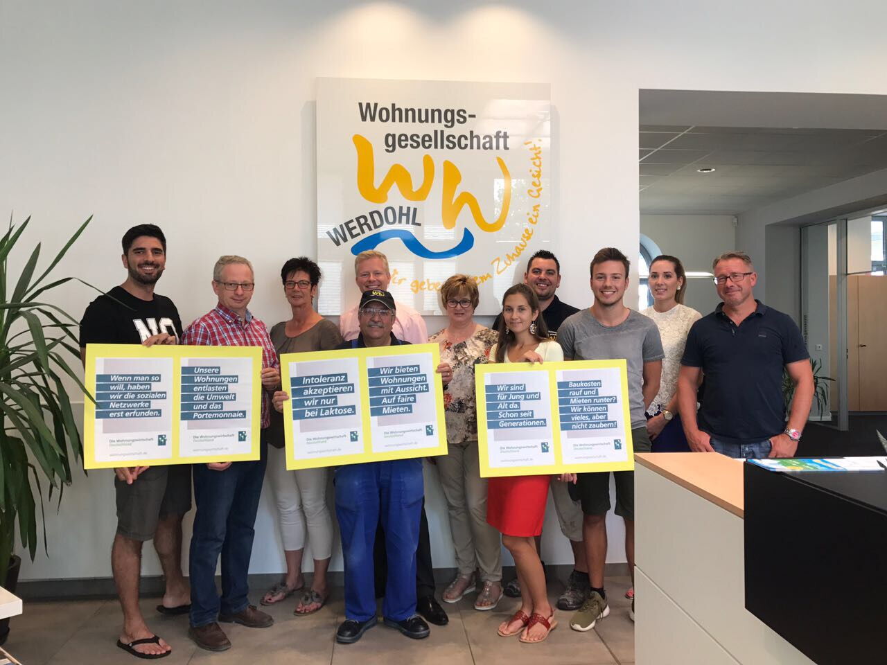 Team der Woge-Werdohl zeigt Flagge für die Wohnungswirtschaft!