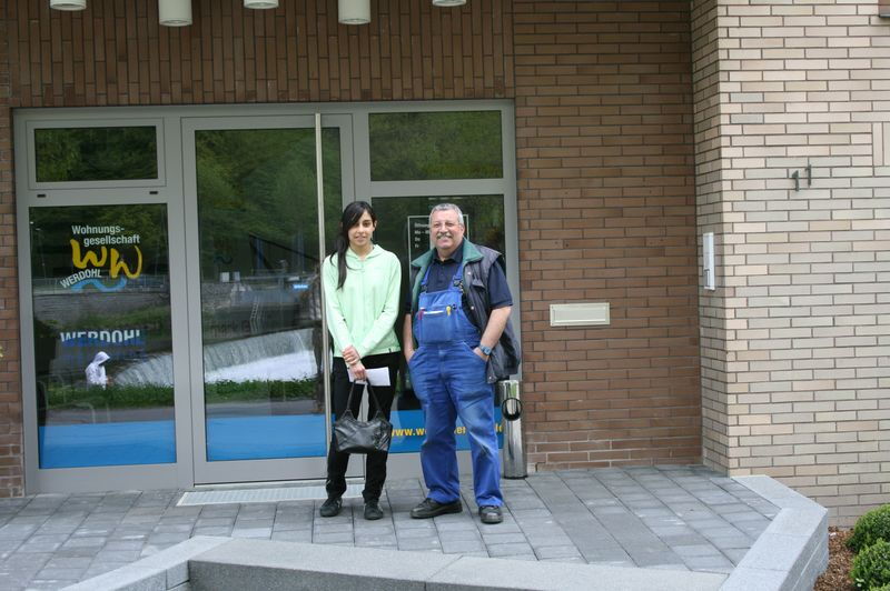 Betül Akdag mit unserem Schreiner Mario Polo