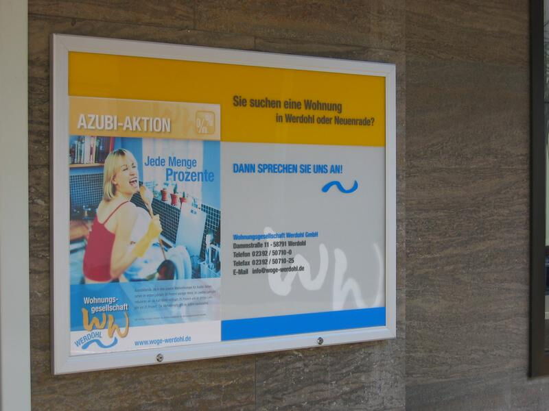 Schaukasten des Kooperationspartners Provinzial-Versicherung Leffin in Werdohl