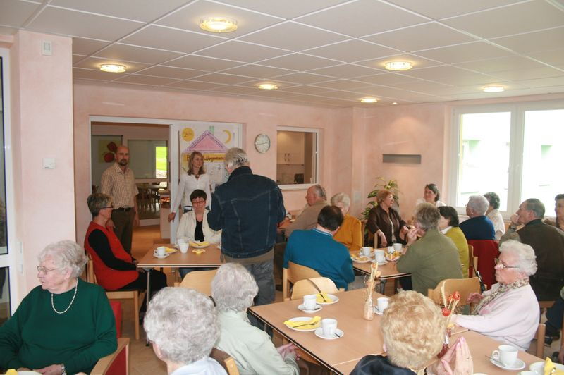 Elmar Schmidt und Michaela Kotzlaida stellten das NHZ-Kunterbunt vor.