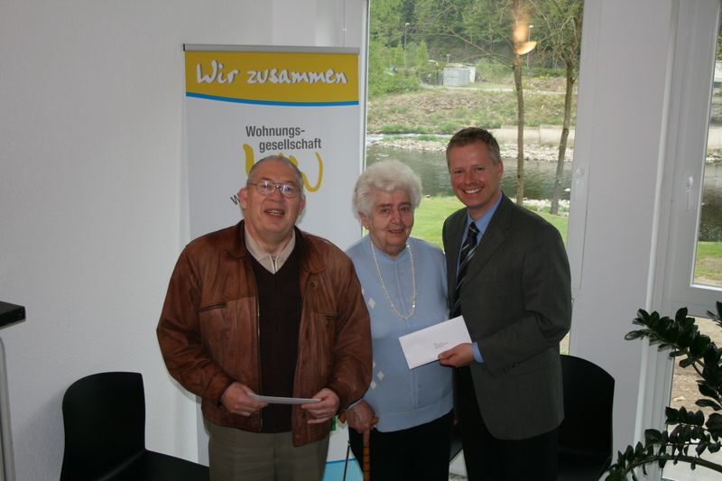 v.l. Meinolf Becker, Gertrud Sahm und Geschäftsführer Ingo Wöste