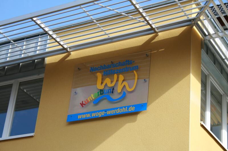 Schild am Nachbarschaftshilfezentrum in Ütterlingsen